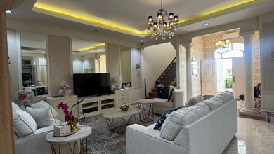 Dijual Rumah di Raffles Hills Cibubur 3 Lantai Furnish Luas 10X20m