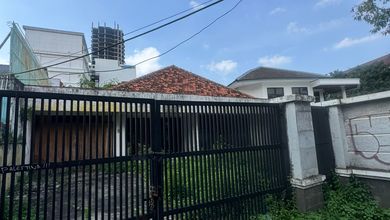Dijual Cepat Rumah Tua Hitung Tanah di Menteng Jakart Pusat