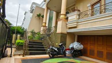 Rumah Mewah Siap Huni di Pinisi Indah PIK