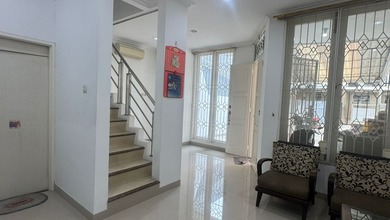 Dijual Rumah 2.5 Lantai Disen