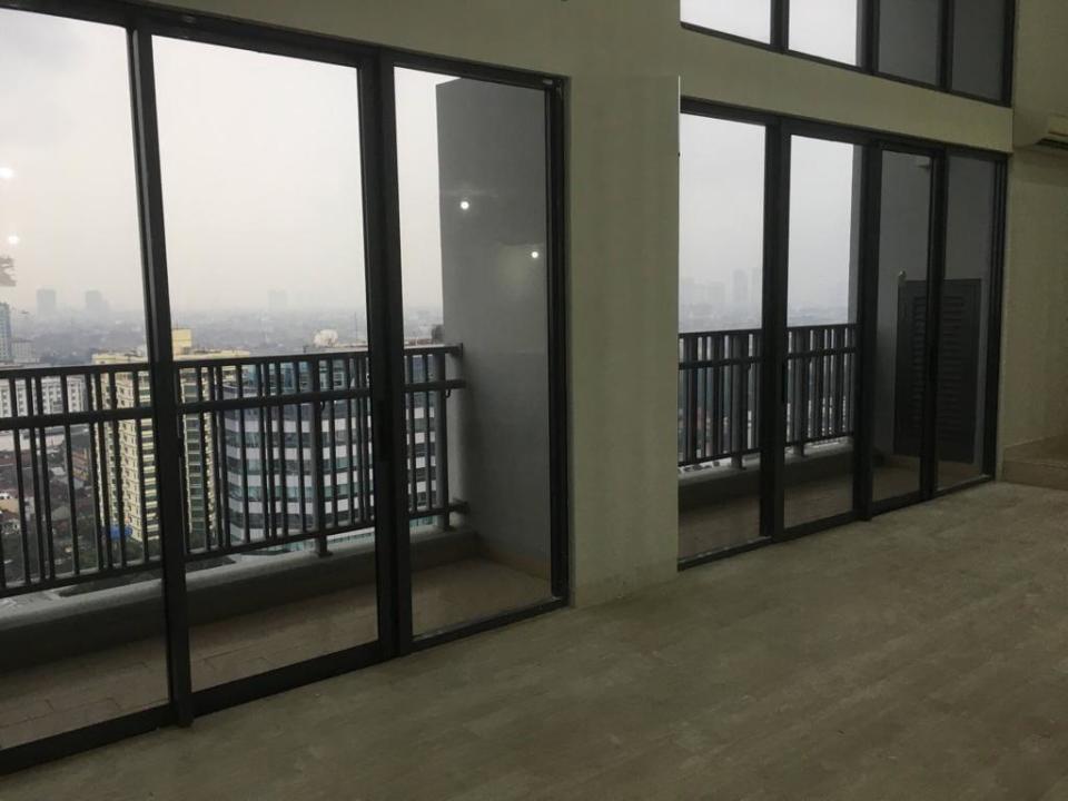 Soho Pancoran Tower Splendor Lt 17, 1,5 Lantai, Luas 194,08 m2, Semi Furnished