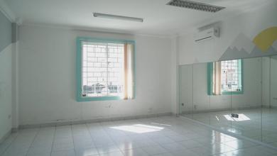 Ruko Ekslusive Pik 5x15, 4 Lantai, Lokasi Strategis, Unit Bagus