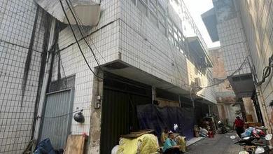 Ruko Di Pintu Kecil Roa Malaka Tambora