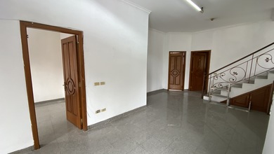 Rumah Siap Huni Lebar 11 Di Tomang Central