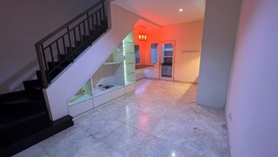 Rumah pik siap huni semi furnish lokasi bagus aman nyaman