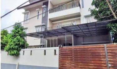 Dijual Rumah hoek di Kebon jeruk indah 3,5 Lantai