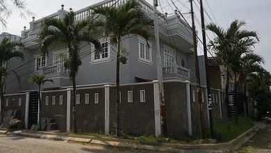 Rumah Hook Taman Palem Lestari, Jakarta Barat