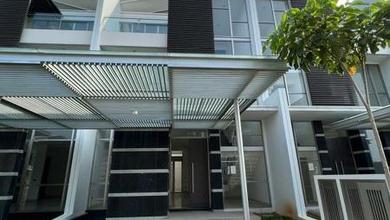 Rumah Golf Island Pik, ukuran 8x25 3 lantai siap huni