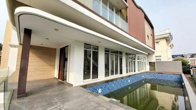 Rumah di Pik Katamaran Indah Swimming Pool Brandnew