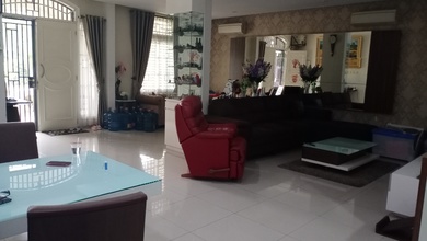 rumah minimalis siap huni , rapi, kawasan strategis