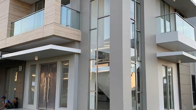 Rumah Golf Island PIK