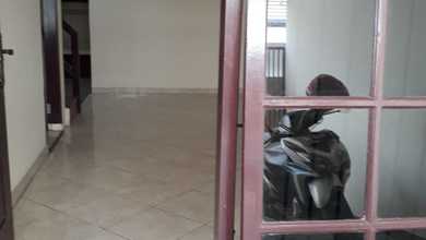 Rumah Sunter, bangunan 1.5 lantai, Non furnish, Rapih