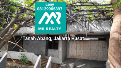 RUMAH TUA DI TANAH ABANG, JAKARTA PUSAT, BISA BANGUN U/ GEDUNG TINGKAT TINGGI