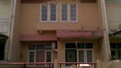 Rumah dekat ke mall, ke jakarta perum Griya permata 