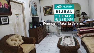 RUMAH LAMA LT 299 M2 DI KUNINGAN, JAKARTA SELATAN, HITUNG TANAH, COCOK UNTUK KOST-KOSTAN